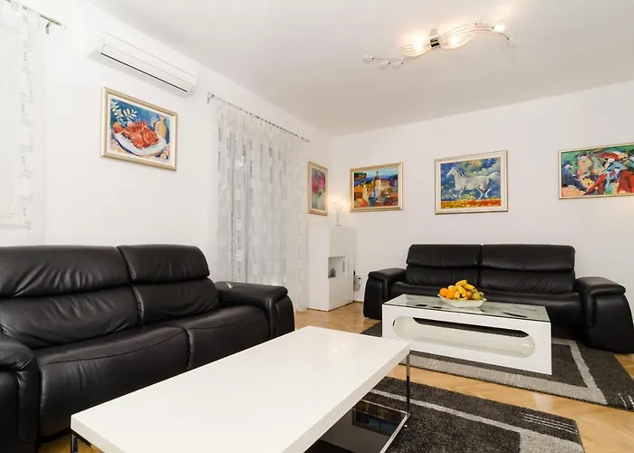 Iva - Andrije Hebranga 31