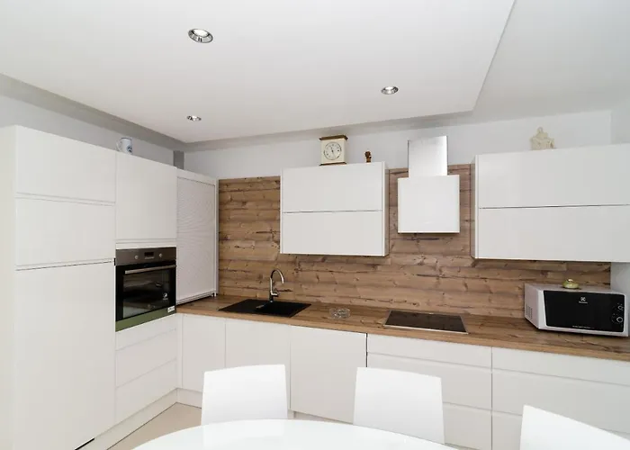 Iva - Andrije Hebranga 31