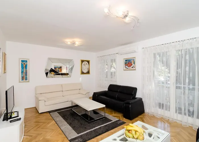 Iva - Andrije Hebranga 31 דירה *