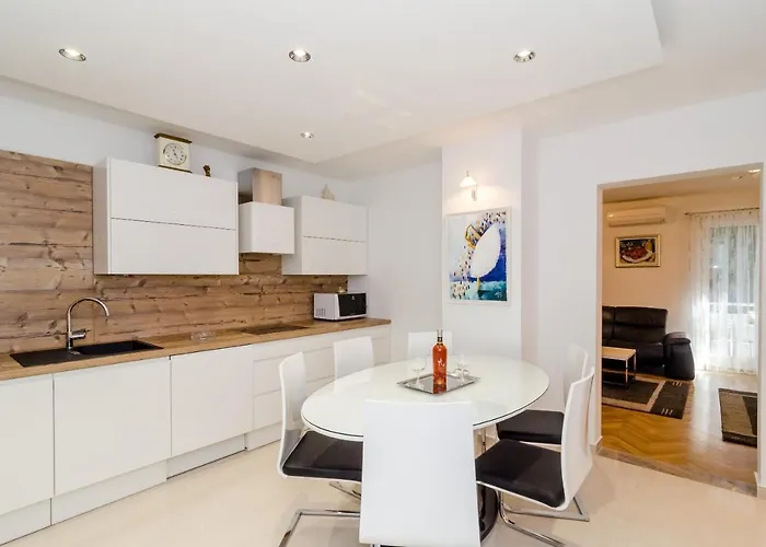 Iva - Andrije Hebranga 31