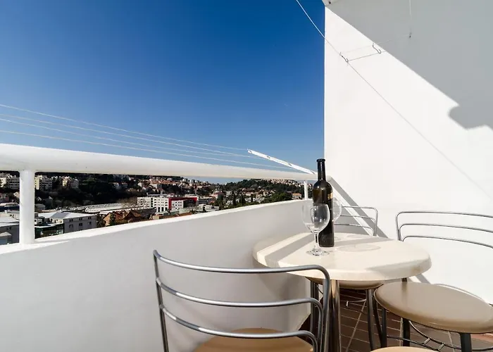 Iva - Andrije Hebranga 31 *