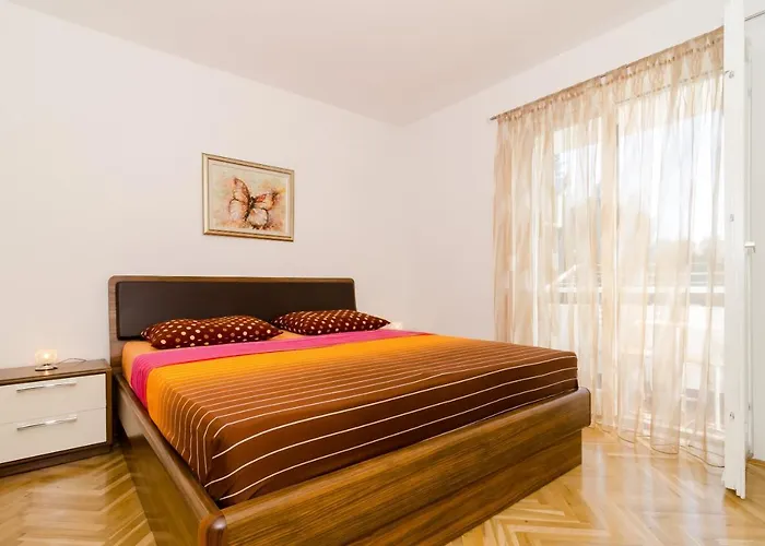 Iva - Andrije Hebranga 31 *